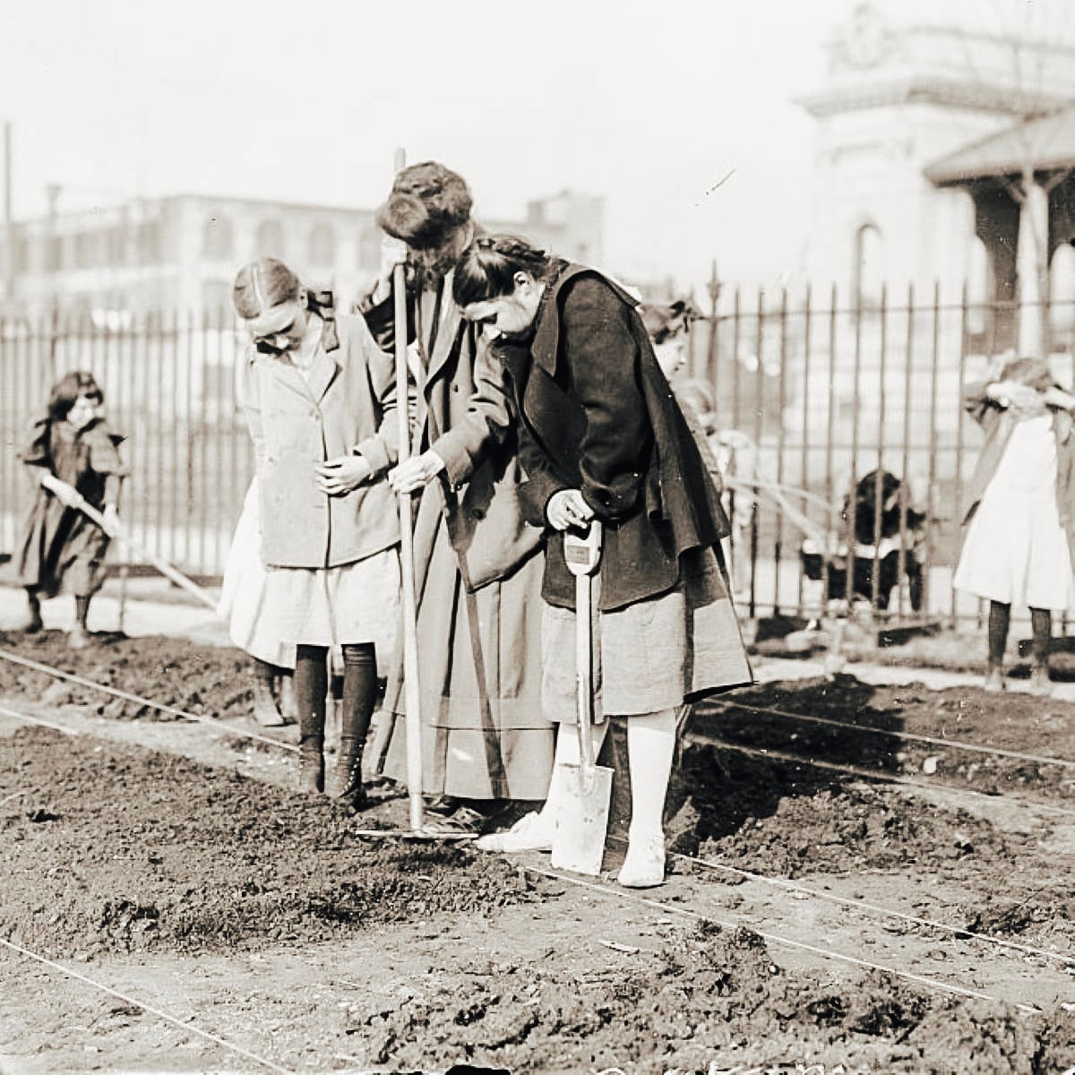 Life As a Homemaker in the 1900s [Homemaking History]